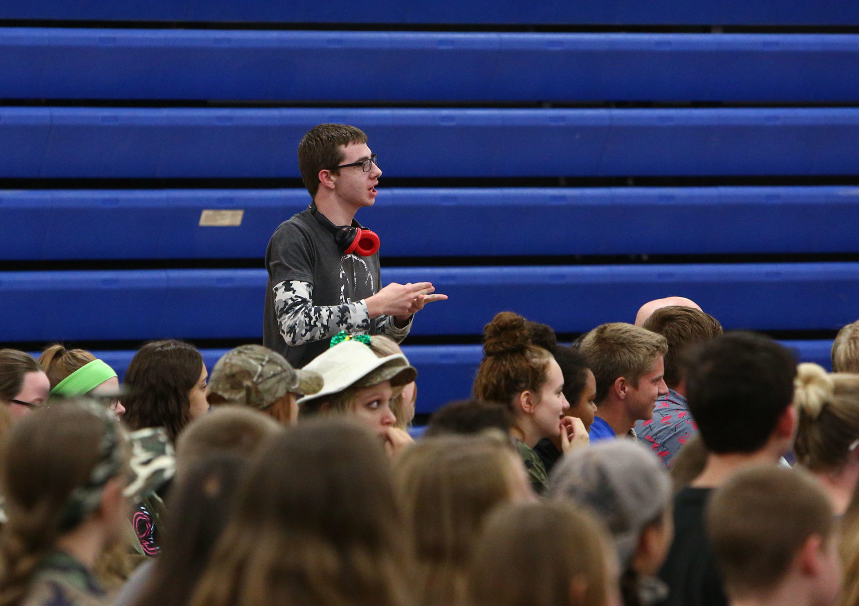 Bernie Sanders at Northwood-Kensett School 09-23-2019 (2).jpg